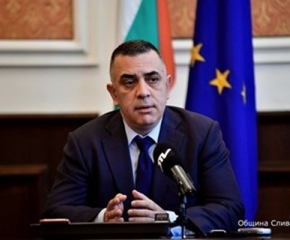 Кметът Стефан Радев поиска изменение на постановление на Министерския съвет заради бъдеща улица в Сливен   